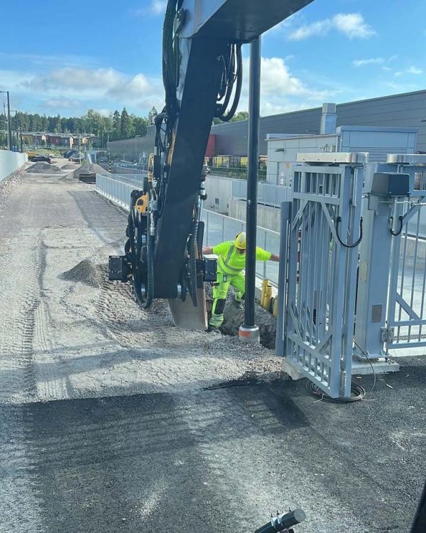 Pohjapaalutusta työmaalla